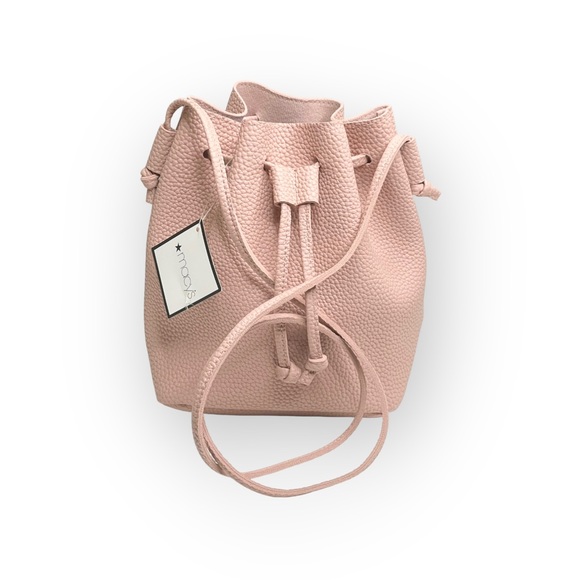 new Macy’s 𖦹 Pebbled Drawstring Bucket Mini Bag 𖦹 Blush Pink Vegan Leather 𖦹 - Picture 10 of 13